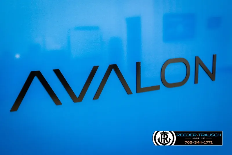 Slide: The Image of Blue Avalon LSZ Vrl 2026 logo with Reeder-Trausch Marine contact details. - 48