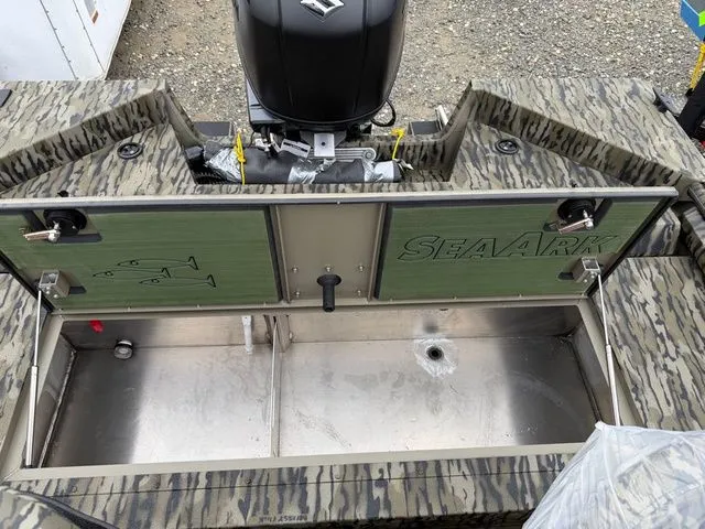 Slide: The Image of SeaArk Protege 200 2026 - 10