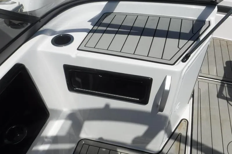 Slide: The Image of 2020 Yamaha Boats 195S interior detail with sleek design and modern features. - 18