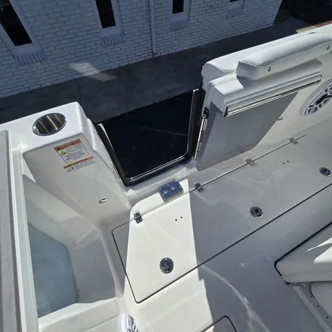 Slide: The Image of Sea Fox 288 Commander 2026 - 32