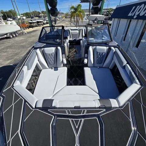 Slide: The Image of Malibu M Series M230 2026 - 15