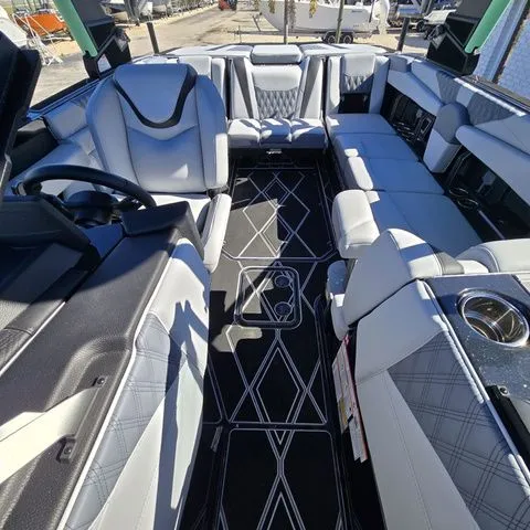 Slide: The Image of Malibu M Series M230 2026 - 17