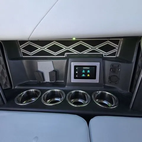 Slide: The Image of Malibu M Series M230 2026 - 19