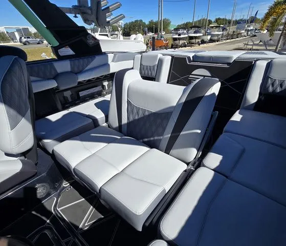 Slide: The Image of Malibu M Series M230 2026 - 26