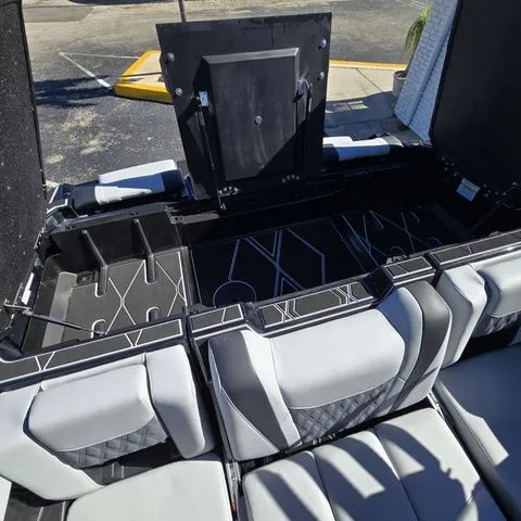 Slide: The Image of Malibu M Series M230 2026 - 33