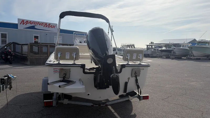 Slide: The Image of Boston Whaler 170 Montauk 2026 - 18