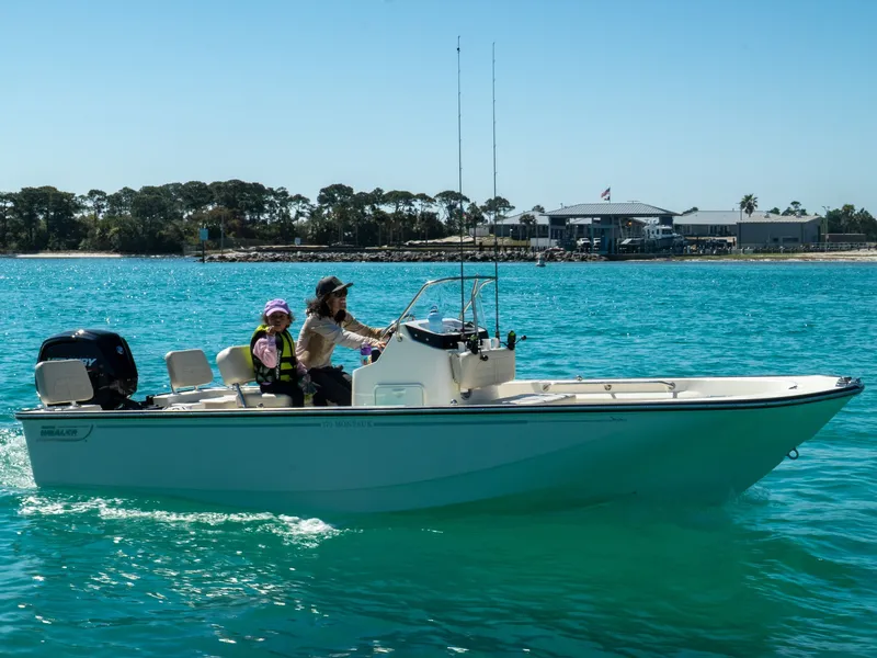 Slide: The Image of Boston Whaler 170 Montauk 2026 - 5