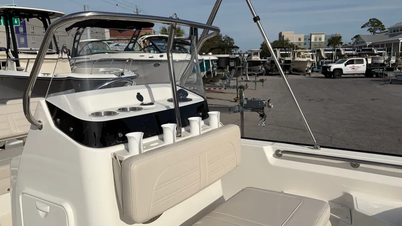 Slide: The Image of Boston Whaler 170 Montauk 2026 - 30