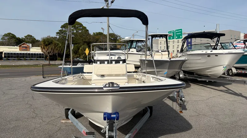 Slide: The Image of Boston Whaler 170 Montauk 2026 - 15