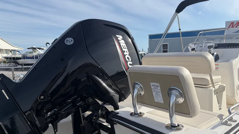 Slide: The Image of Boston Whaler 170 Montauk 2026 - 19