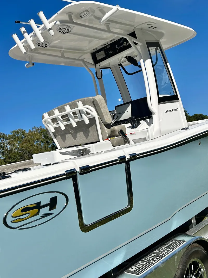 Slide: The Image of Sea Hunt Ultra 245 2026 - 10