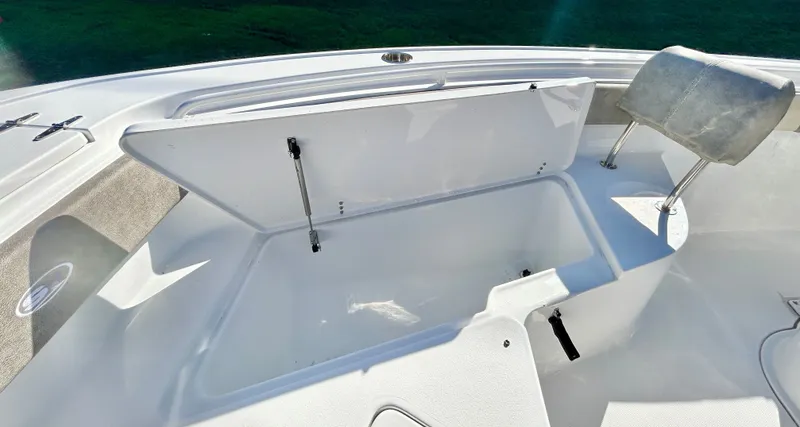 Slide: The Image of Sea Hunt Ultra 245 2026 - 14