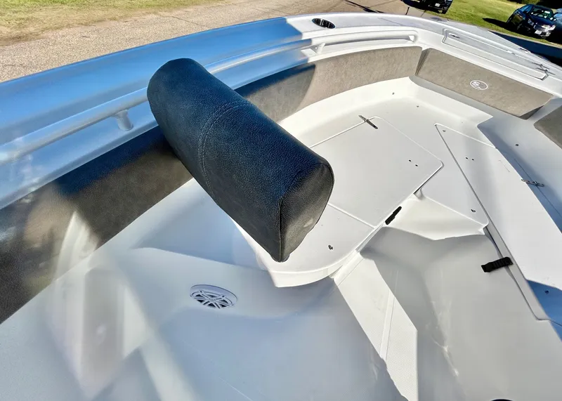 Slide: The Image of Sea Hunt Ultra 245 2026 - 16