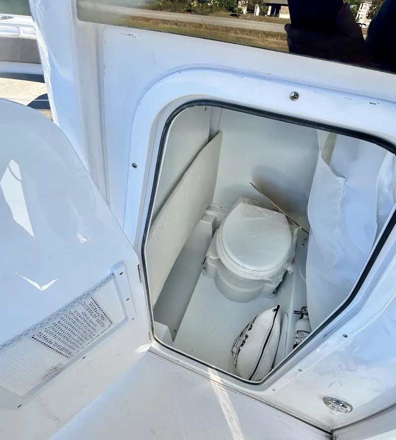 Slide: The Image of Sea Hunt Ultra 245 2026 - 25