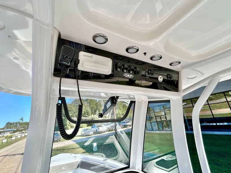 Slide: The Image of Sea Hunt Ultra 245 2026 - 29