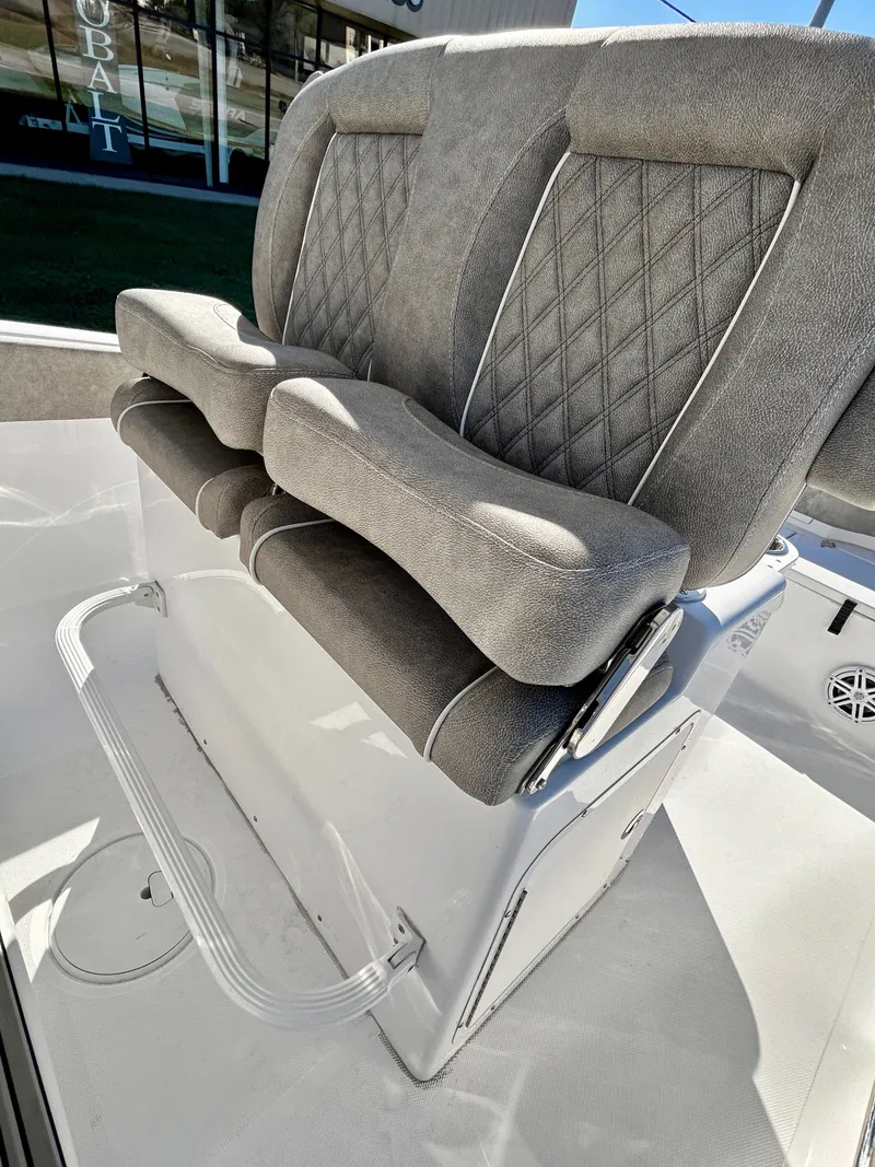 Slide: The Image of Sea Hunt Ultra 245 2026 - 33