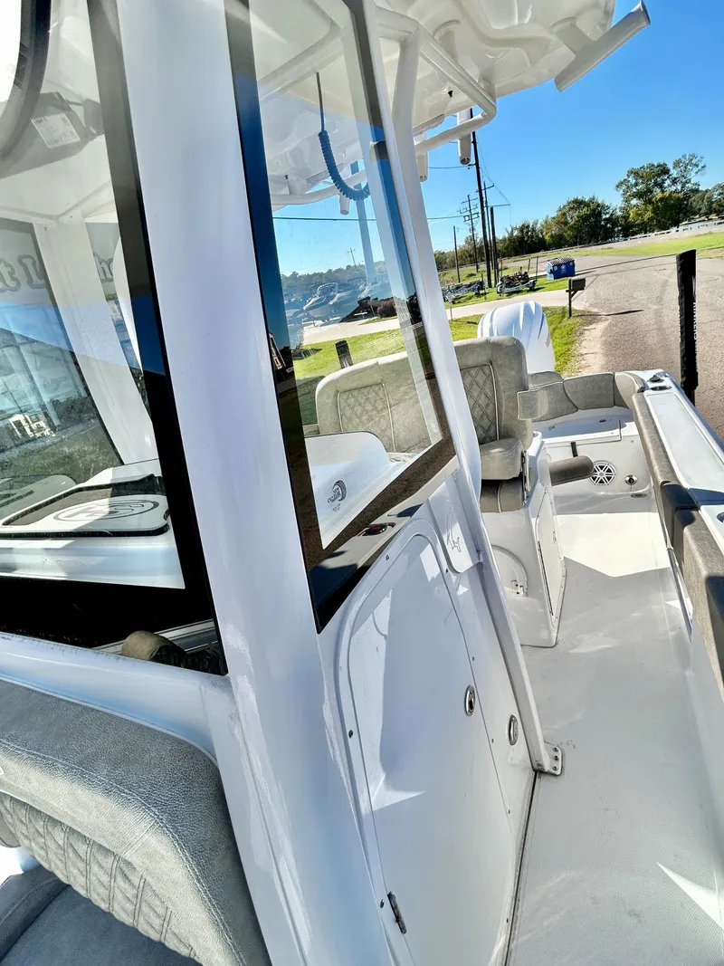 Slide: The Image of Sea Hunt Ultra 245 2026 - 48