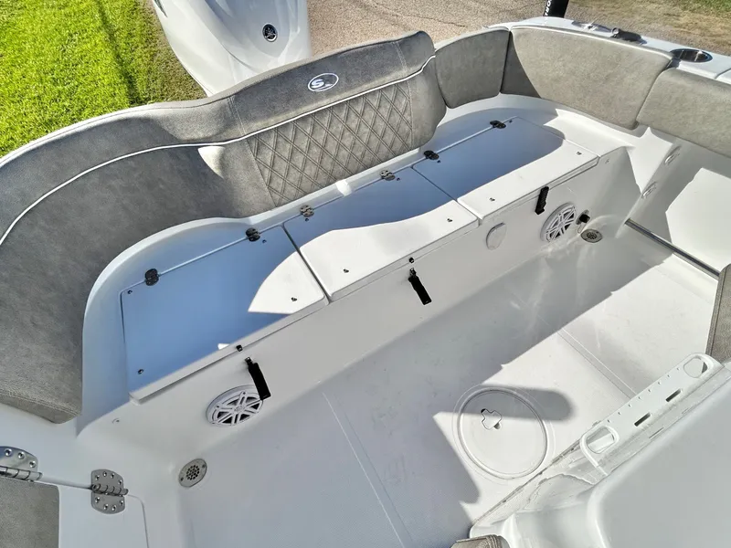 Slide: The Image of Sea Hunt Ultra 245 2026 - 52