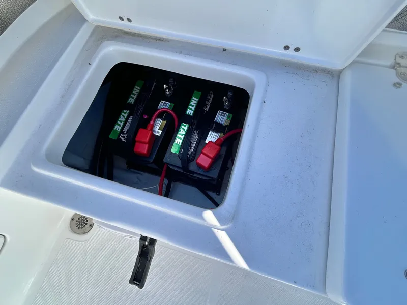 Slide: The Image of Sea Hunt Ultra 245 2026 - 56