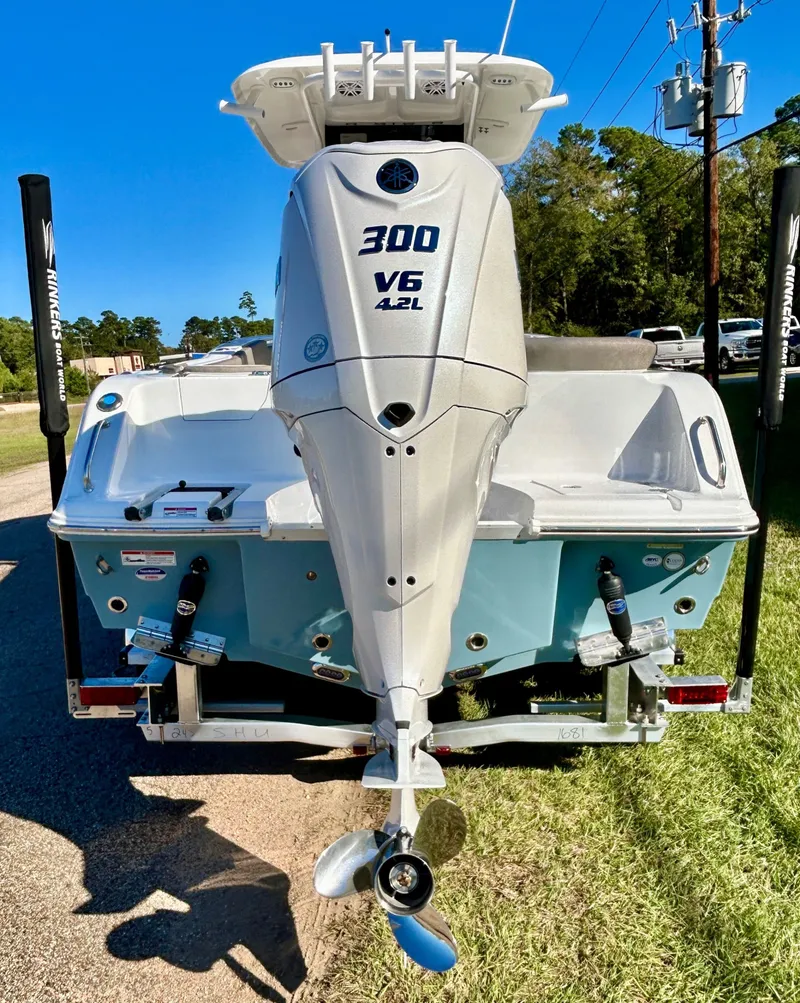 Slide: The Image of Sea Hunt Ultra 245 2026 - 7