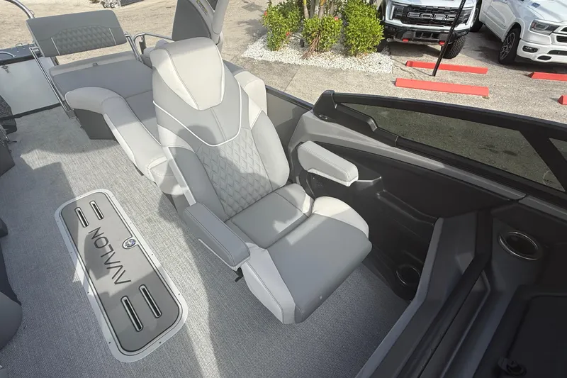 Slide: The Image of Luxurious seating in 2026 Avalon 2585 Excalibur LTD boat with modern design and comfort. - 18