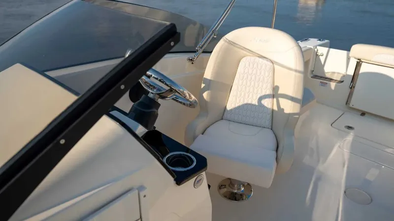 Slide: The Image of Scout 220 Dorado 2026 - 5