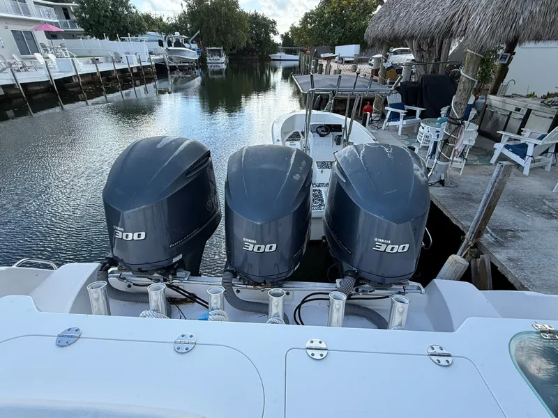 Slide: The Image of Everglades 355 Center Console 2012 - 7