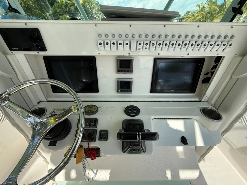 Slide: The Image of Everglades 355 Center Console 2012 - 9