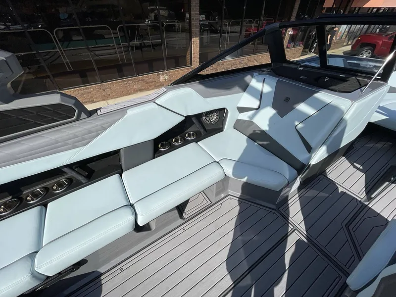 Slide: The Image of Nautique Super Air Nautique S23 2023 - 15