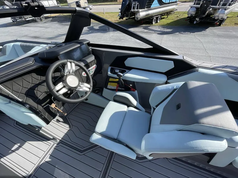 Slide: The Image of Nautique Super Air Nautique S23 2023 - 18
