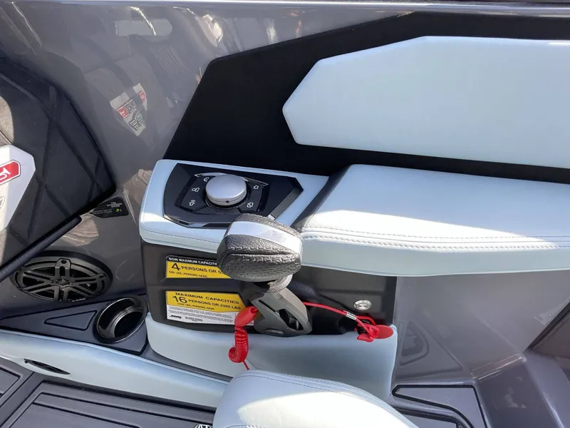 Slide: The Image of Nautique Super Air Nautique S23 2023 - 25