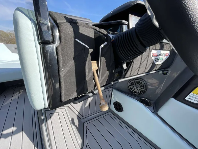 Slide: The Image of Nautique Super Air Nautique S23 2023 - 31