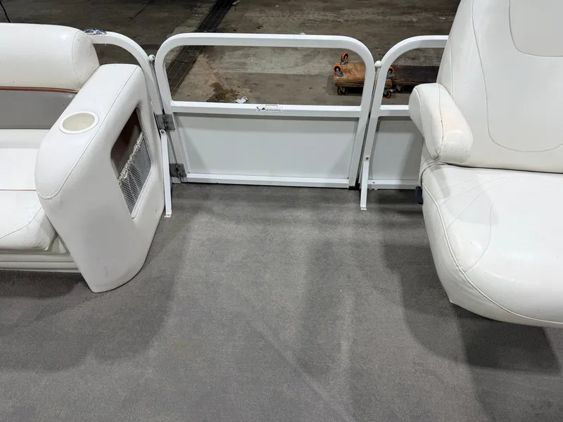 Slide: The Image of Crestliner 2485 Sport LX Pontoon 2006 - 12