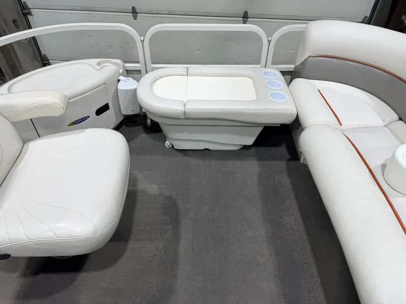 Slide: The Image of Crestliner 2485 Sport LX Pontoon 2006 - 16