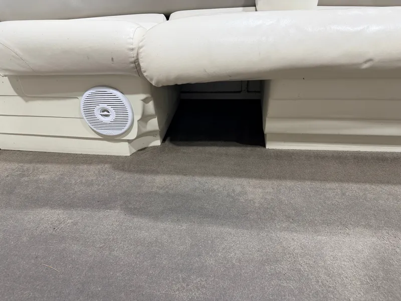 Slide: The Image of Crestliner 2485 Sport LX Pontoon 2006 - 19