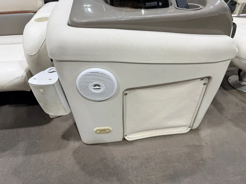 Slide: The Image of Crestliner 2485 Sport LX Pontoon 2006 - 28