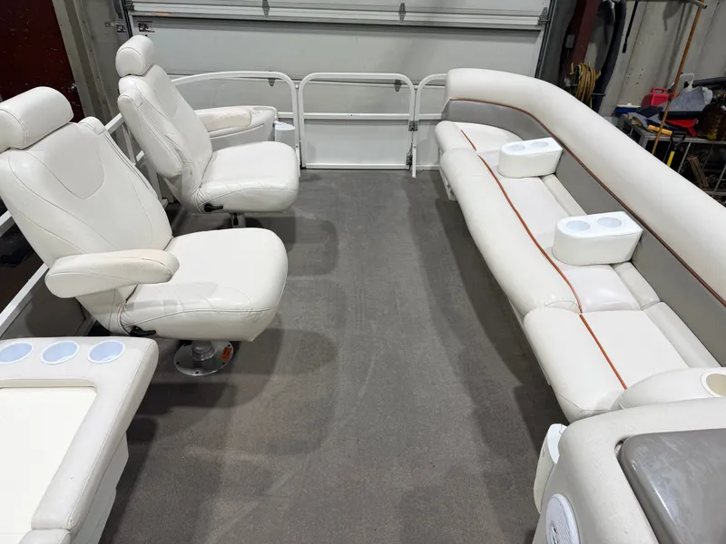 Slide: The Image of Crestliner 2485 Sport LX Pontoon 2006 - 3