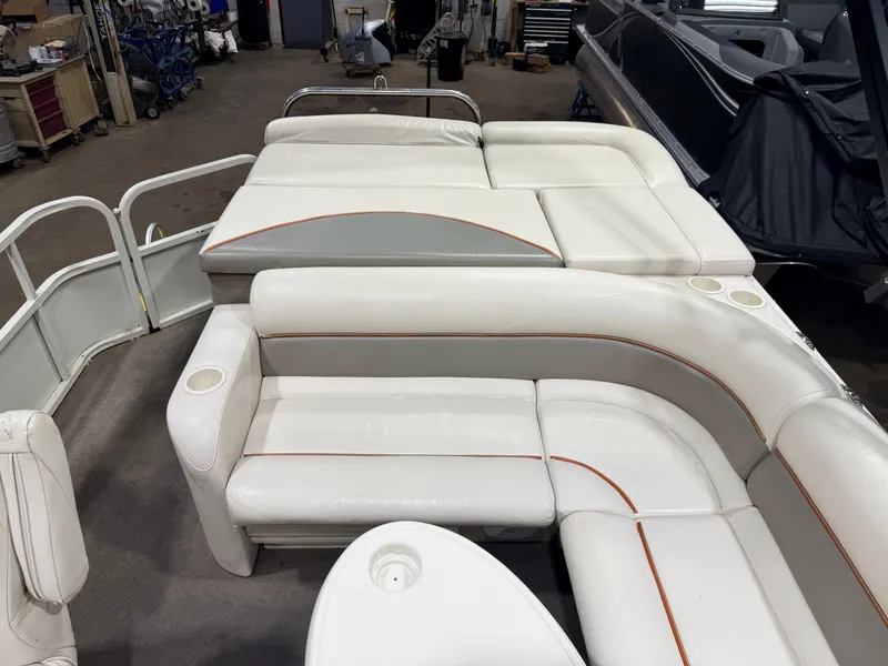 Slide: The Image of Crestliner 2485 Sport LX Pontoon 2006 - 40