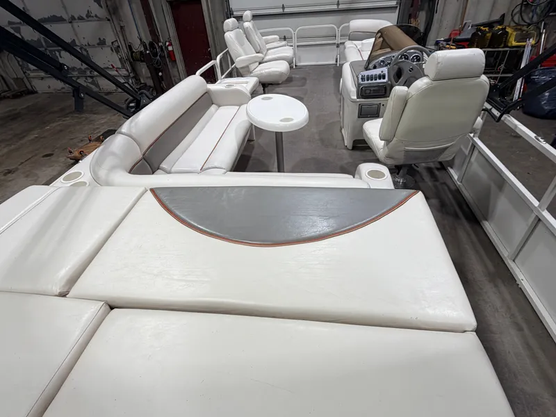 Slide: The Image of Crestliner 2485 Sport LX Pontoon 2006 - 41