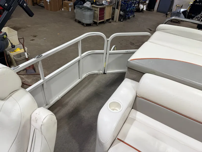 Slide: The Image of Crestliner 2485 Sport LX Pontoon 2006 - 50