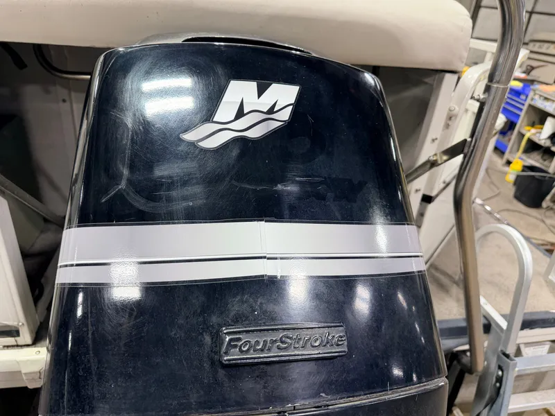 Slide: The Image of Crestliner 2485 Sport LX Pontoon 2006 - 58