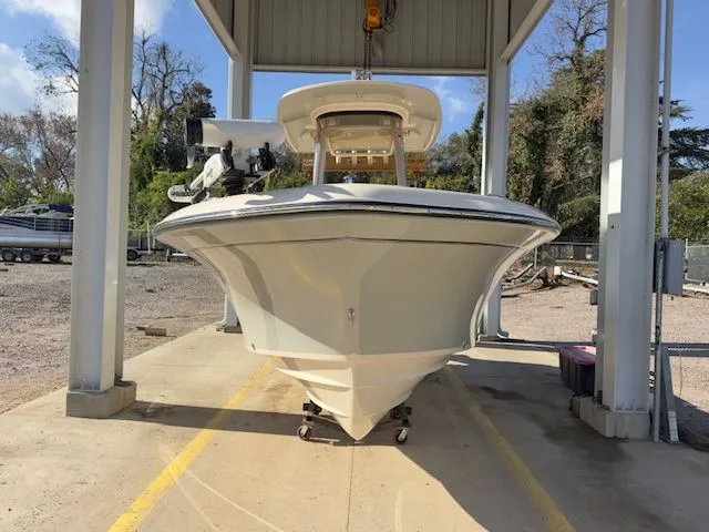 Slide: The Image of Grady-White Fisherman 216 2022 - 9