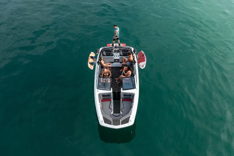 Slide: The Image of Scarab 235 LX Wake 2026 - 22