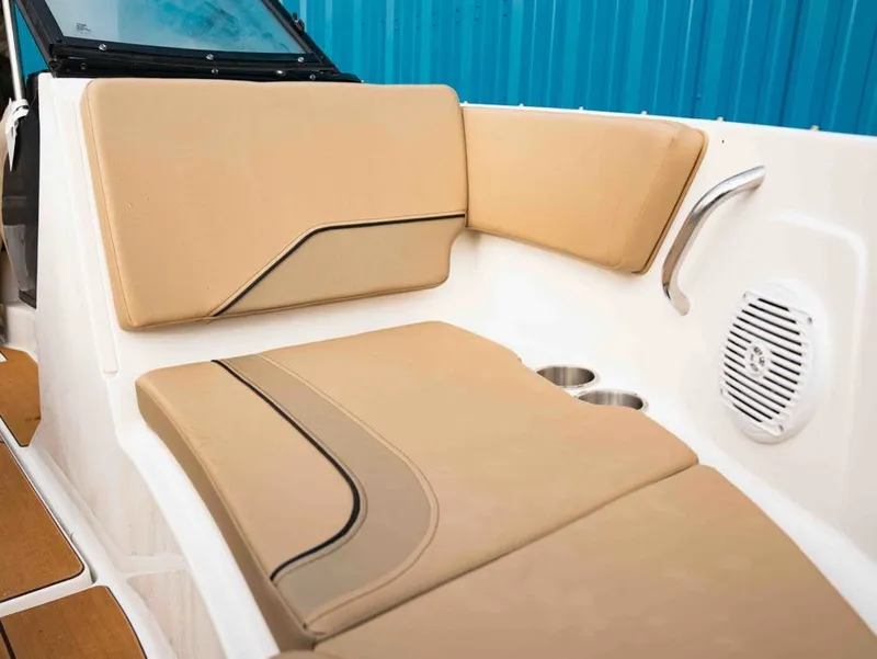 Slide: The Image of Bayliner V20 2026 - 11