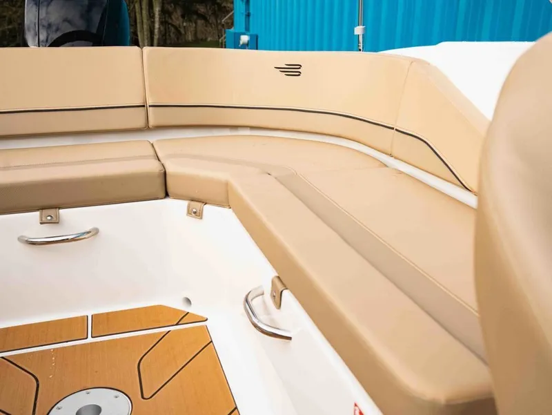 Slide: The Image of Bayliner V20 2026 - 12