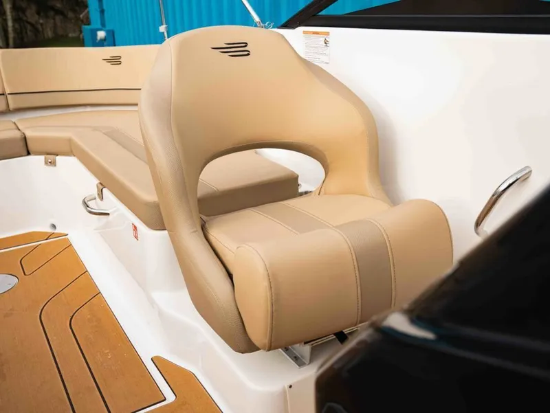 Slide: The Image of Bayliner V20 2026 - 7