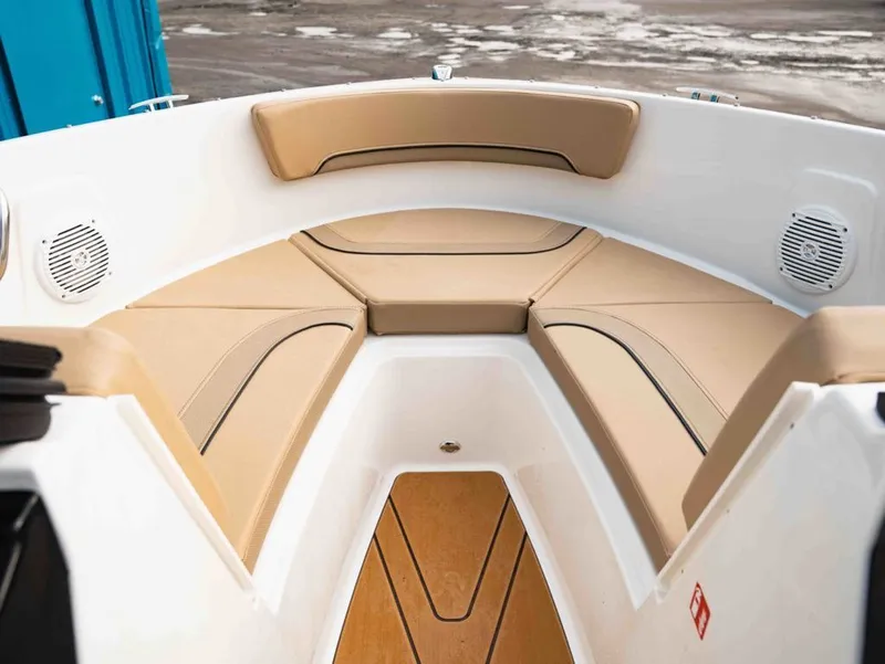 Slide: The Image of Bayliner V20 2026 - 8