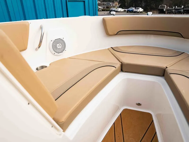 Slide: The Image of Bayliner V20 2026 - 9