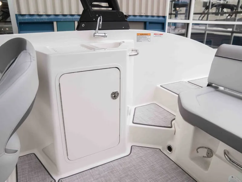 Slide: The Image of Bayliner DX 2250 2024 - 12