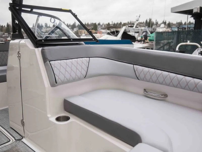 Slide: The Image of Bayliner DX 2250 2024 - 16